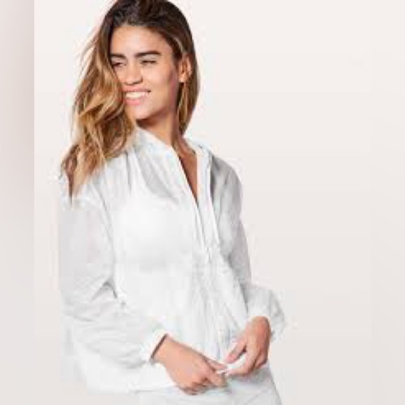 Lululemon Find Your Flock Jacket Water Resistant in 
Rococo White Alpine White - Picture 1 of 10